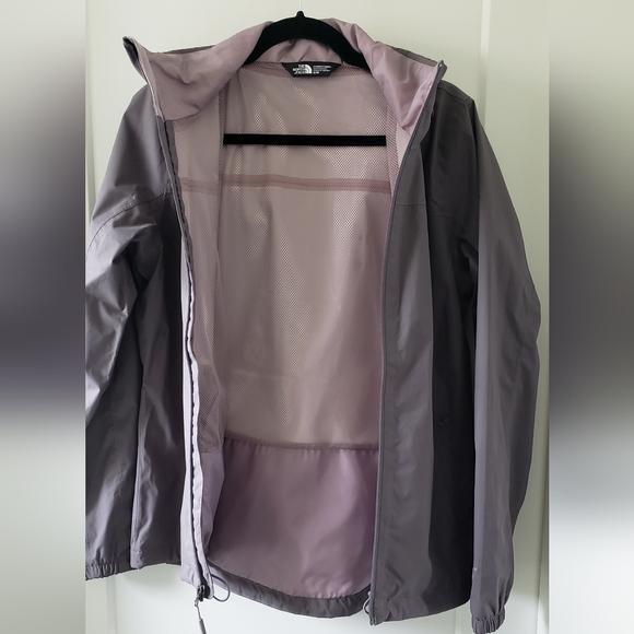 Th North Face DRYVENT lightweight rain Jacket with hood - Picture 4 of 8